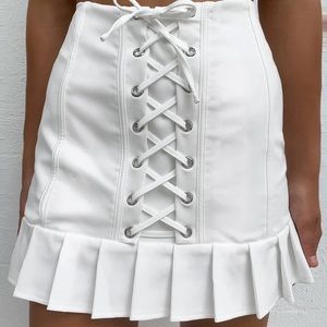 White tiger mist lace up skirt